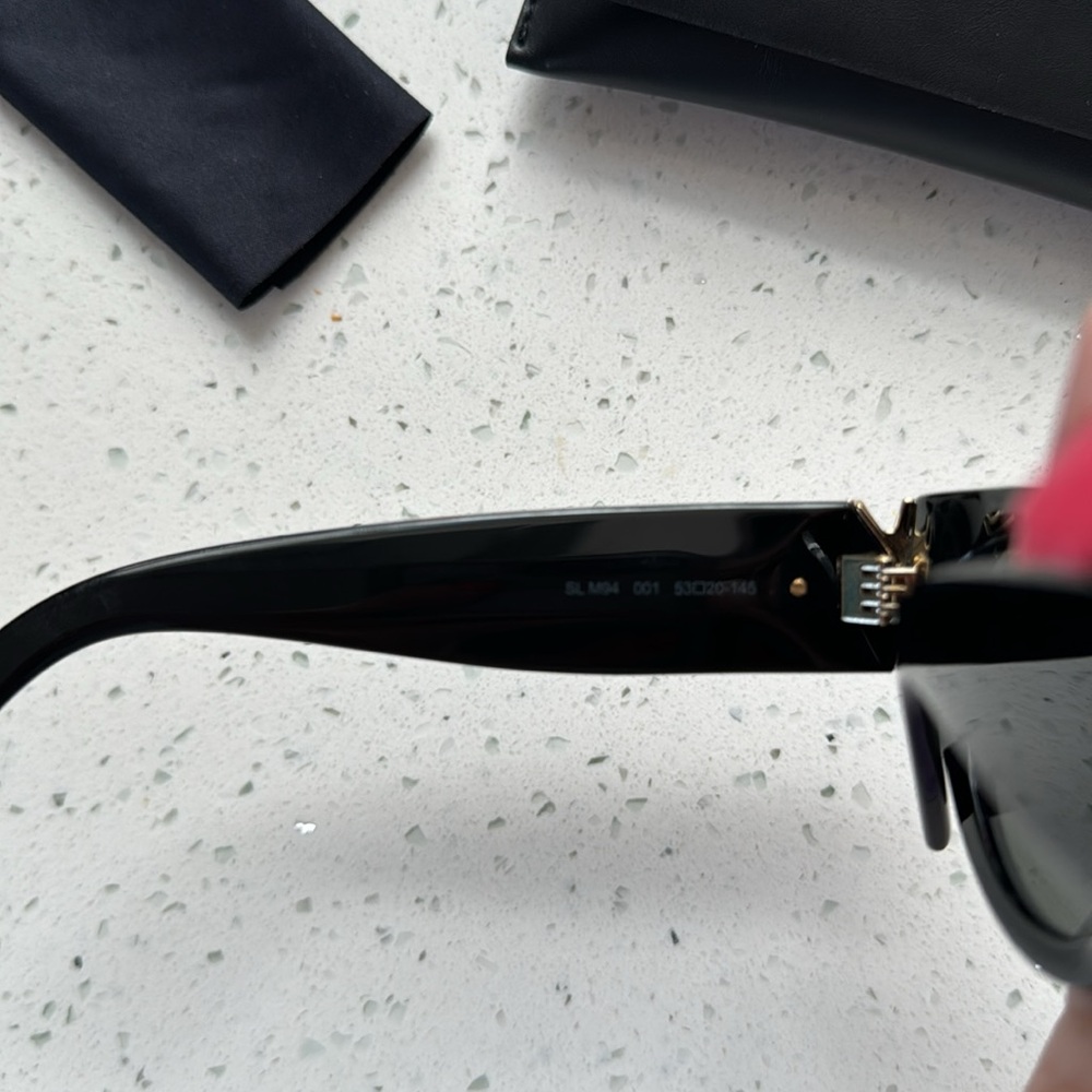 Saint Laurent cat eye sunnies 😎 - Picture 5 of 6